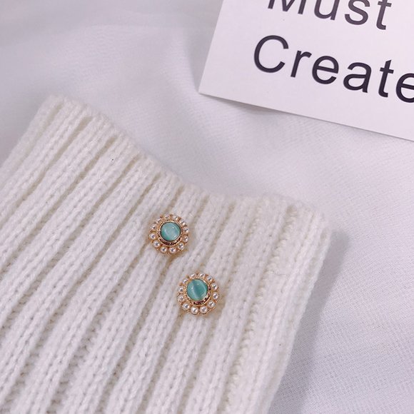 💙💕💕Last oneGreen Cat Eye Stone Style Pearl Stud Earrings - Picture 2 of 13